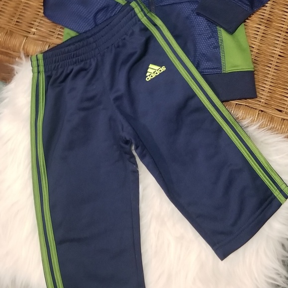 Adidas Baseline 2pc Outfit - Picture 4 of 5